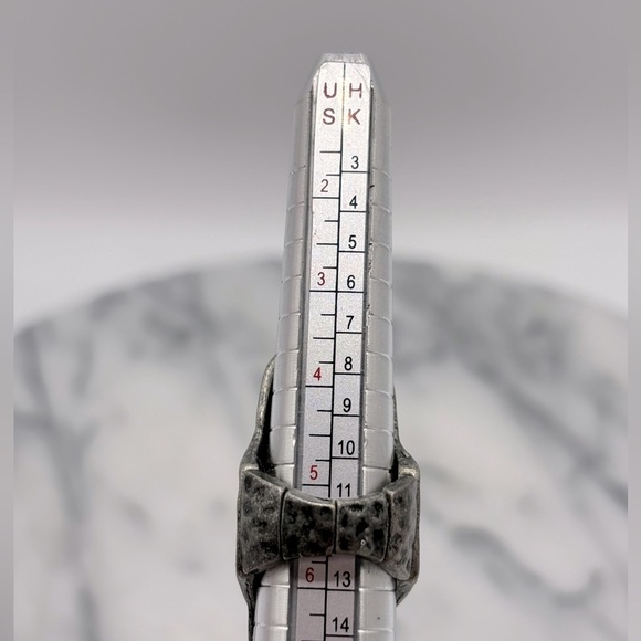 Hammered Silver Tone Cross Finger‎ Ring - Picture 6 of 6